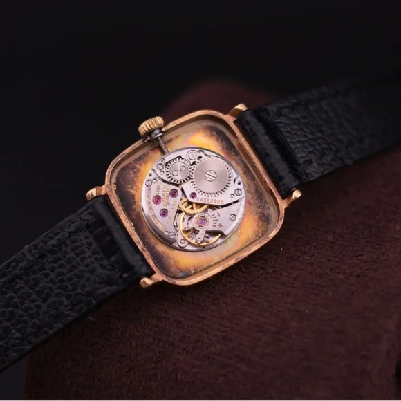 1980s Longines Women’s Dress Watch
Manual-Winding, Gold-Plated
Ref. No. 817-1171 - Picture 10 of 13